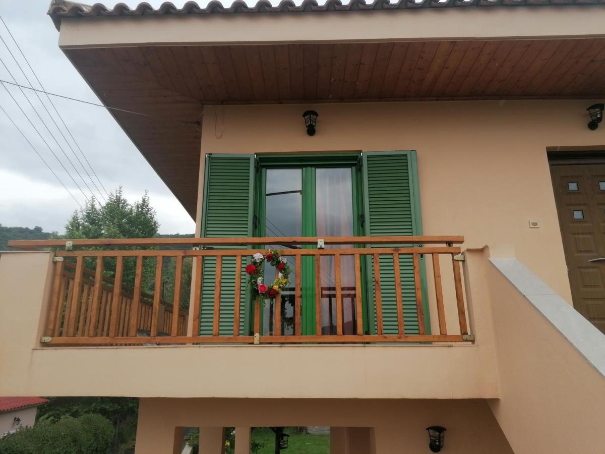 The Lake House" -Trichonida Lake Marathias  Exterior photo